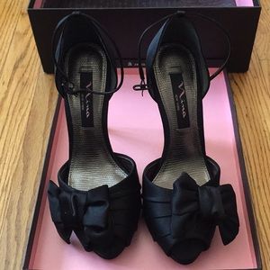 Nina Electra LS Black Luster Sandal size 6